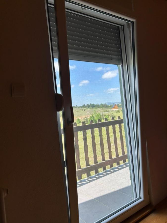 House for Sale in Žabljak – Great Location, Ideal for Living or Tourism! 8