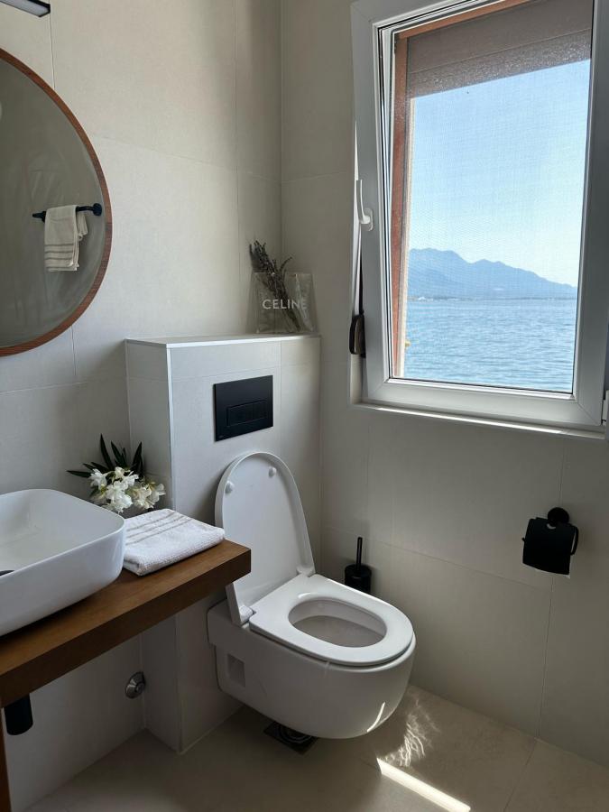 Exclusive Villa in Bijela – First Line to the Sea, Luxuriously Renovated! 15