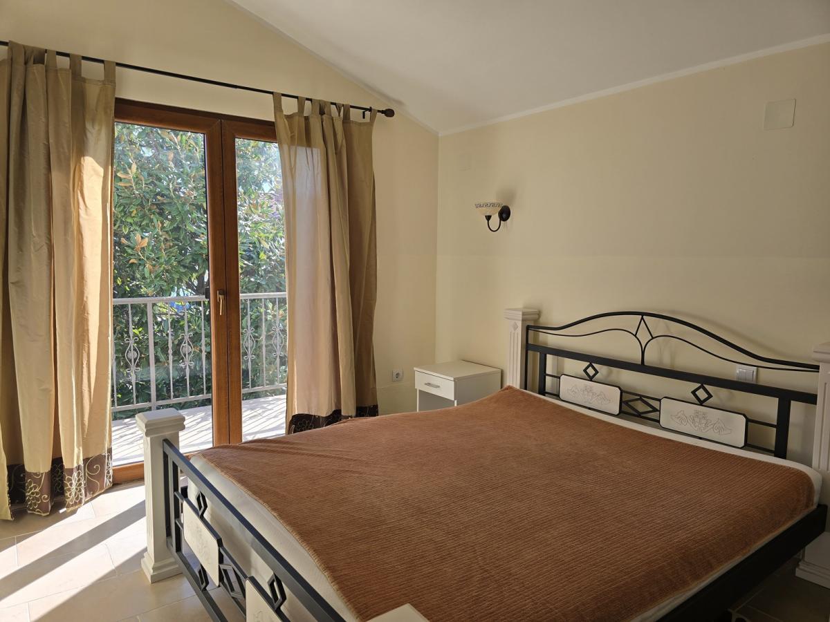 House for sale in Bijela - panoramic sea view, landscaped yard, excellent location! 16