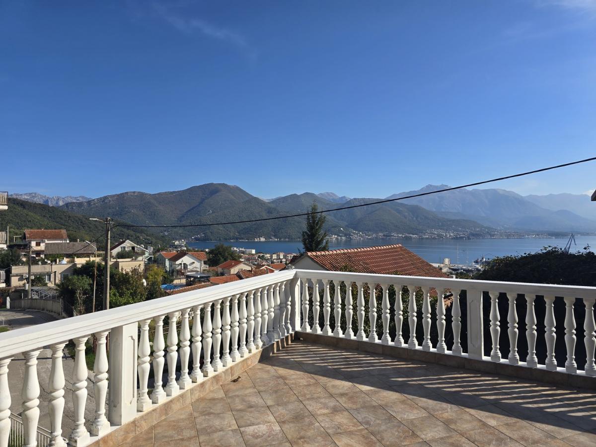 House for sale in Bijela - panoramic sea view, landscaped yard, excellent location! 5