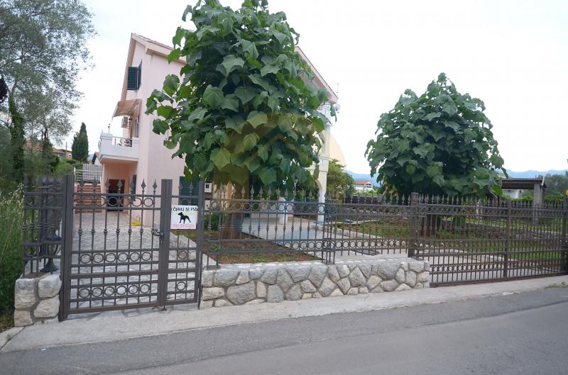 Kuća u Tivtu, 253m² 2