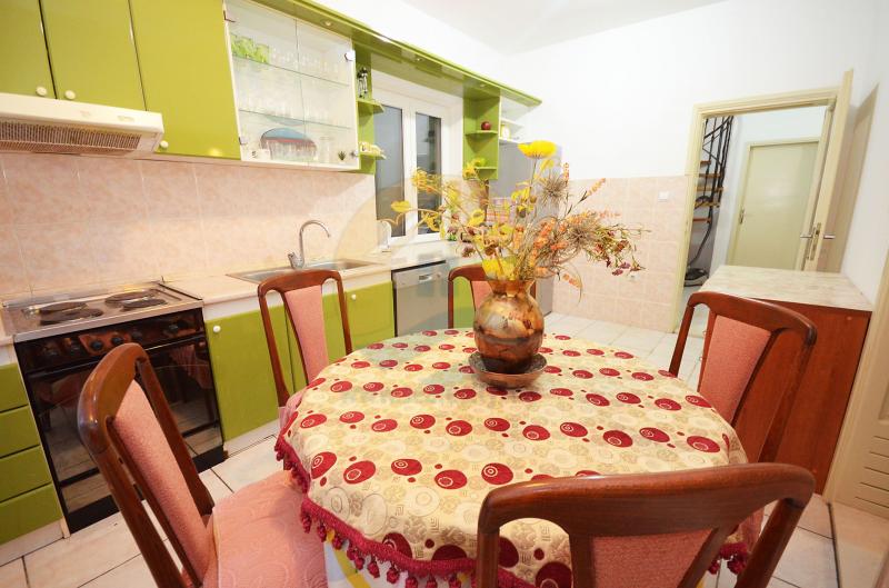 Kuća u Tivtu, 253m² 14