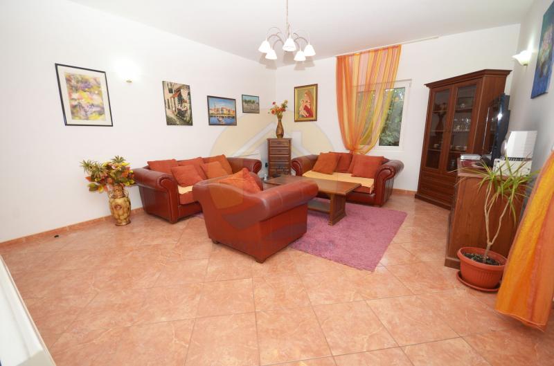 Kuća u Tivtu, 253m² 8