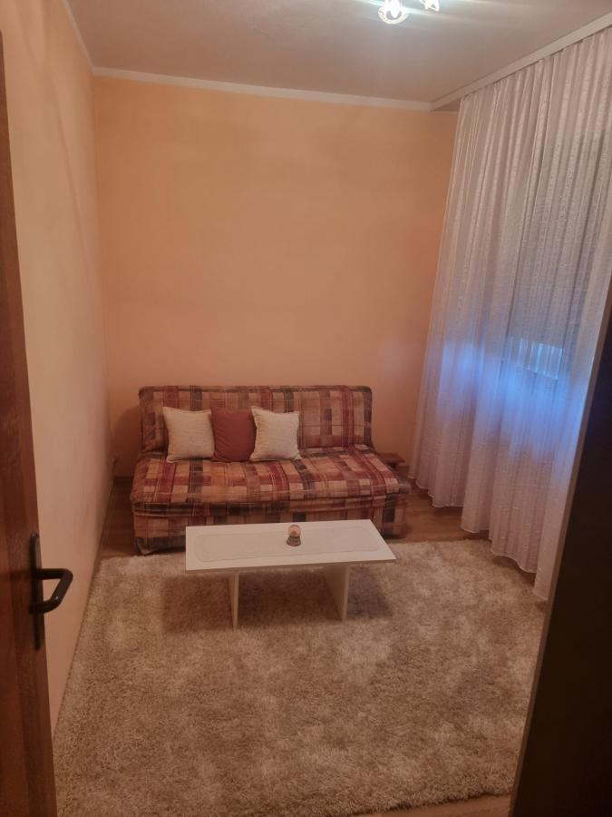 For sale: Two houses (one P+1 and one ground floor) with a total area of approx. 198 m² 10