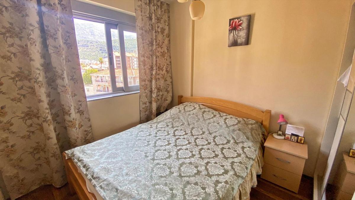 One-Bedroom Apartment on the Seafront – Budva 2