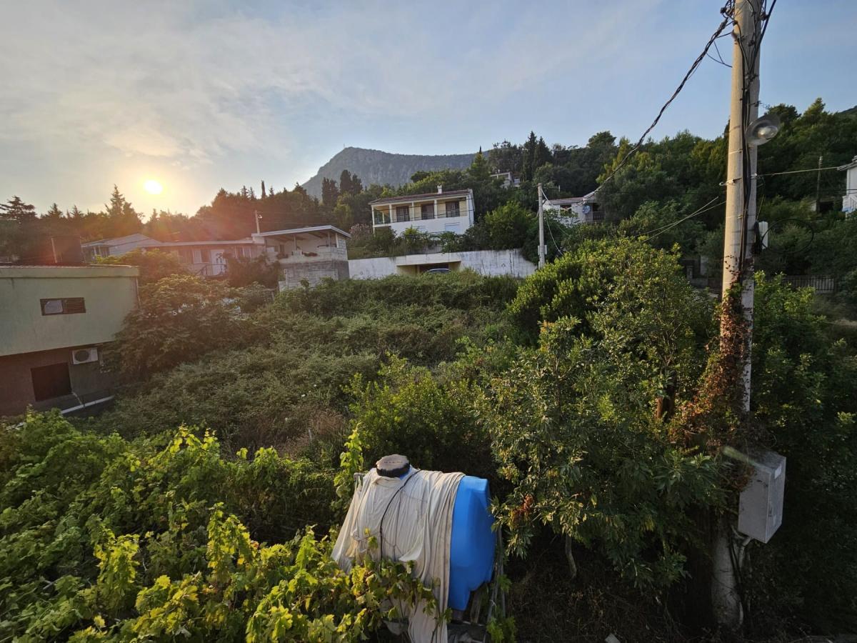 Building Plot – Sutomore 2