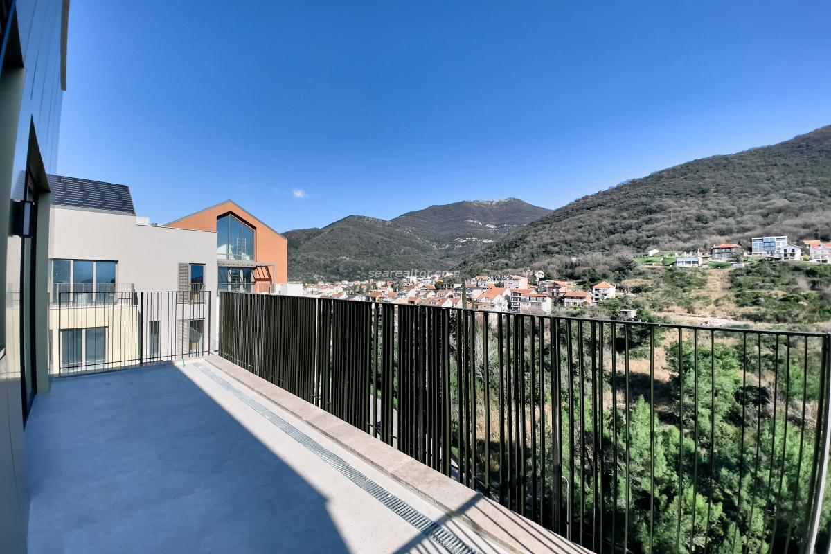 Modern Two-Bedroom Apartment in the Heart of Tivat 2