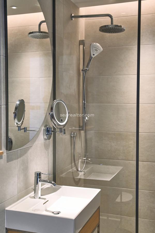 Modern Two-Bedroom Apartment in the Heart of Tivat 17