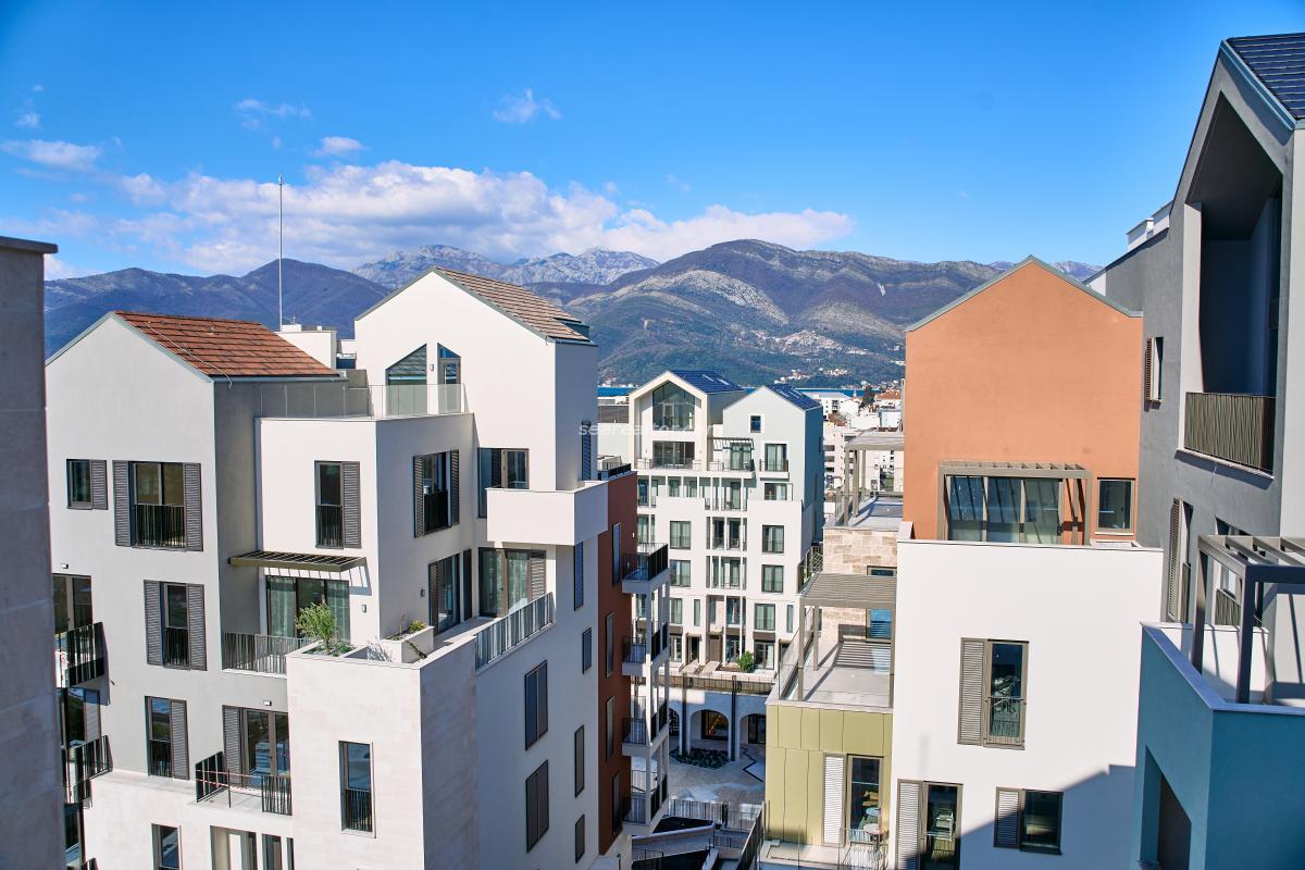 Modern Two-Bedroom Apartment in the Heart of Tivat 8