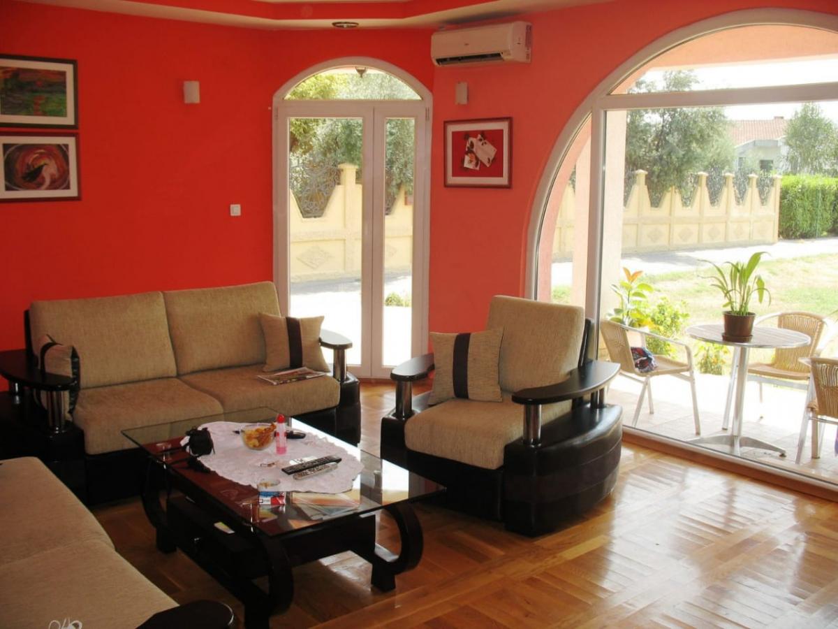 House for sale in a quiet area of Podgorica 10
