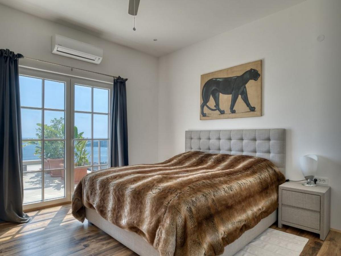 Kuća u Herceg Novom, 240m² 11
