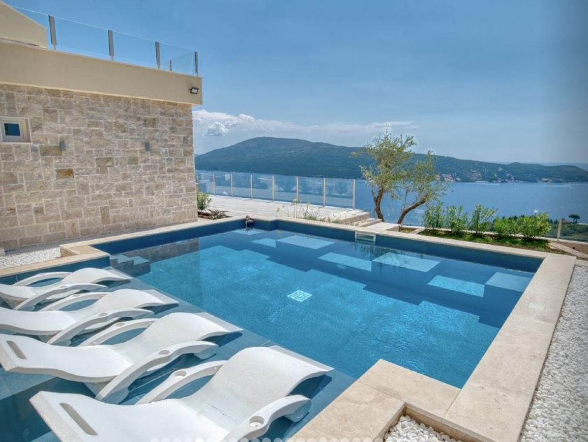 Kuća u Herceg Novom, 240m² 15