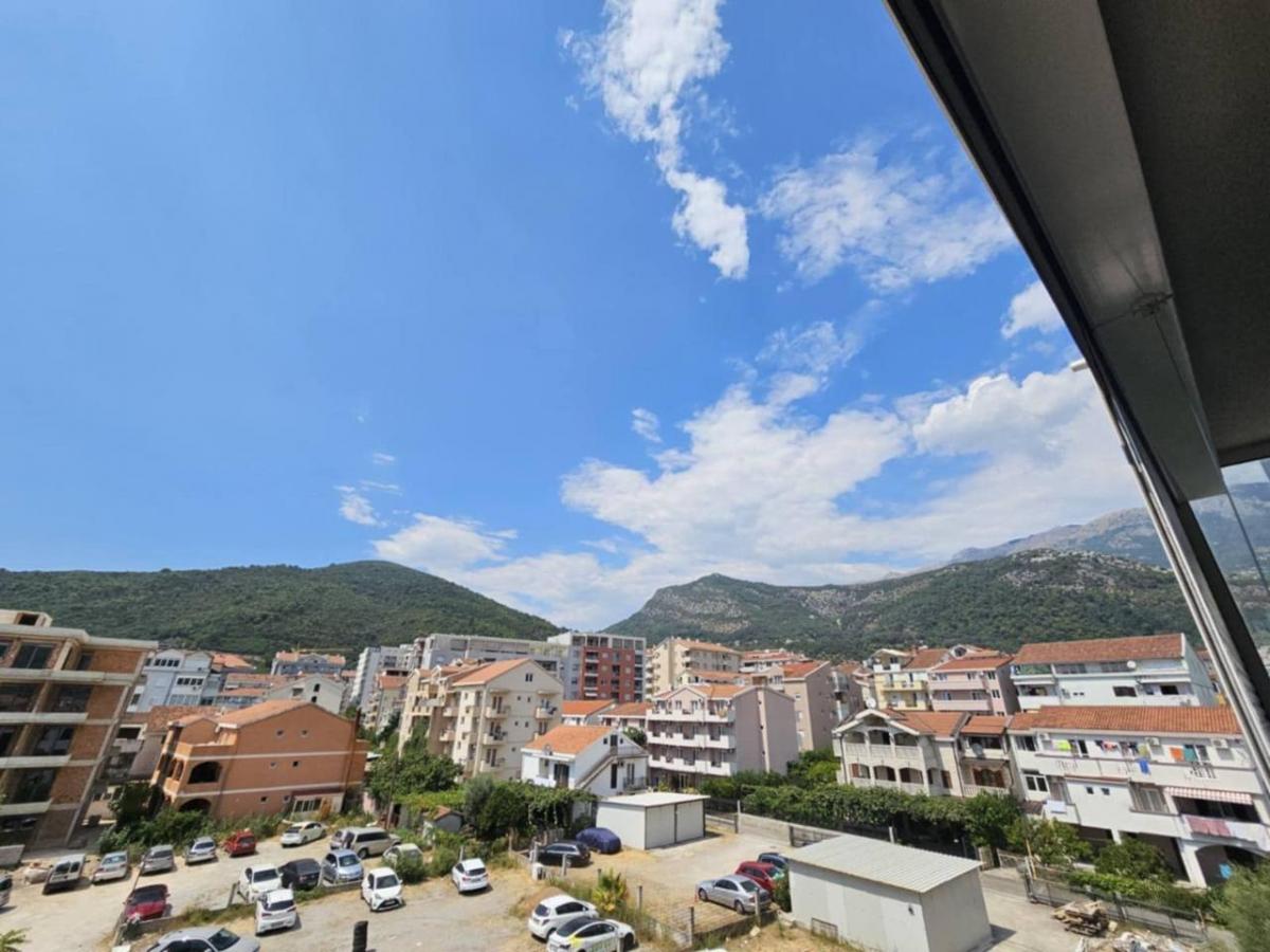 Comfortable Two-Bedroom Apartment in Seoce, Budva