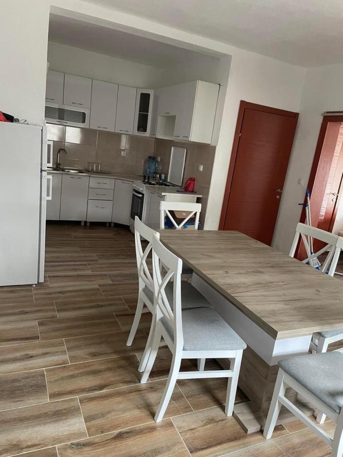 House for Sale – Large Family House with Swimming Pool 11