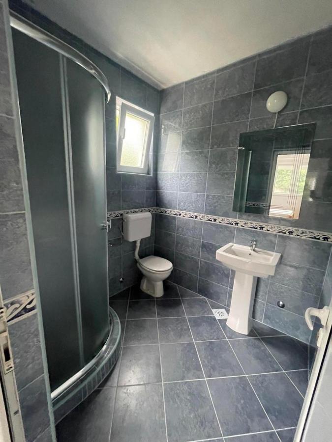 House for Sale – Large Family House with Swimming Pool 12