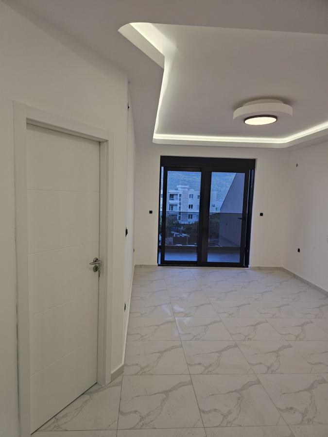 For Sale: One-Bedroom Apartment with Sea View – Herceg Novi 9