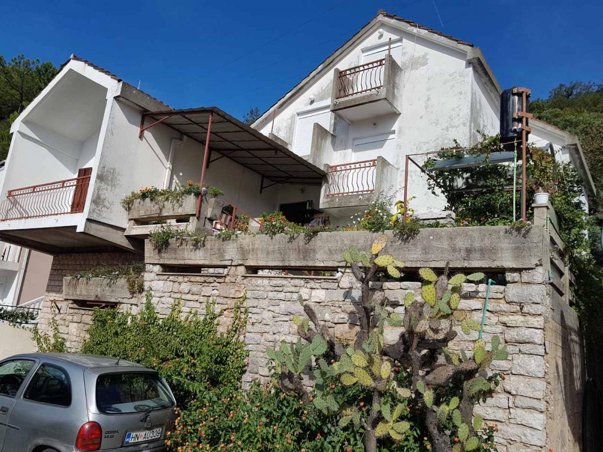Spacious Family Home with Sea View
