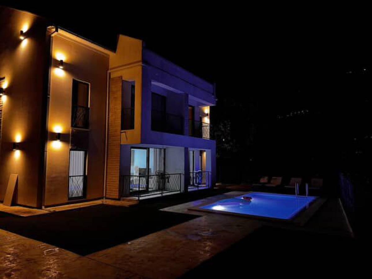 Modern House with Pool and Nature View 11