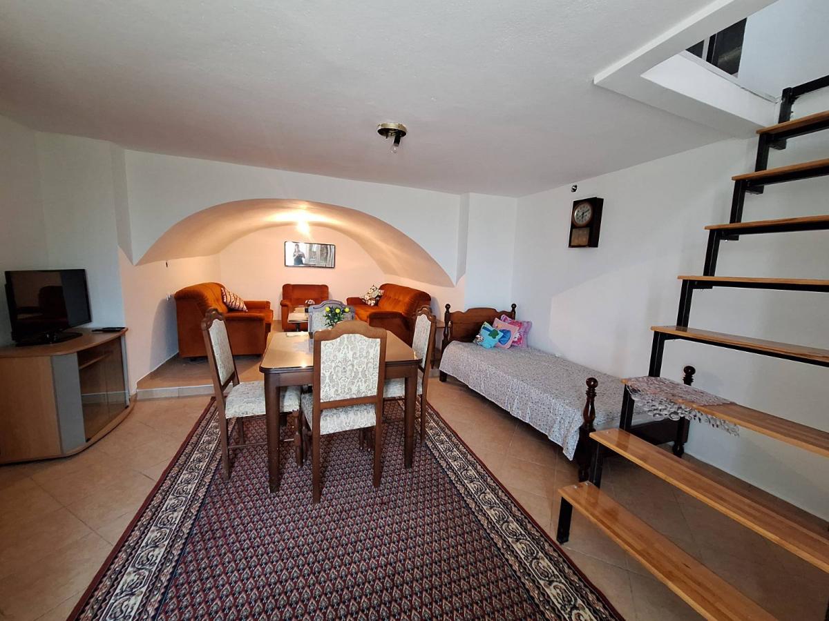 Authentic house for rent on skadar lake, inside the national park 4