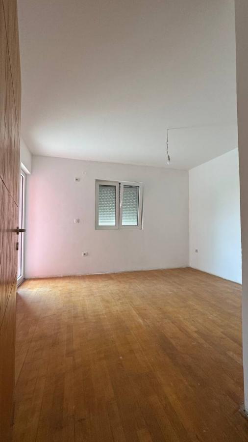 Apartment 79 m2 in Lastva Grbaljska with Terrace, Parking and Pool 4