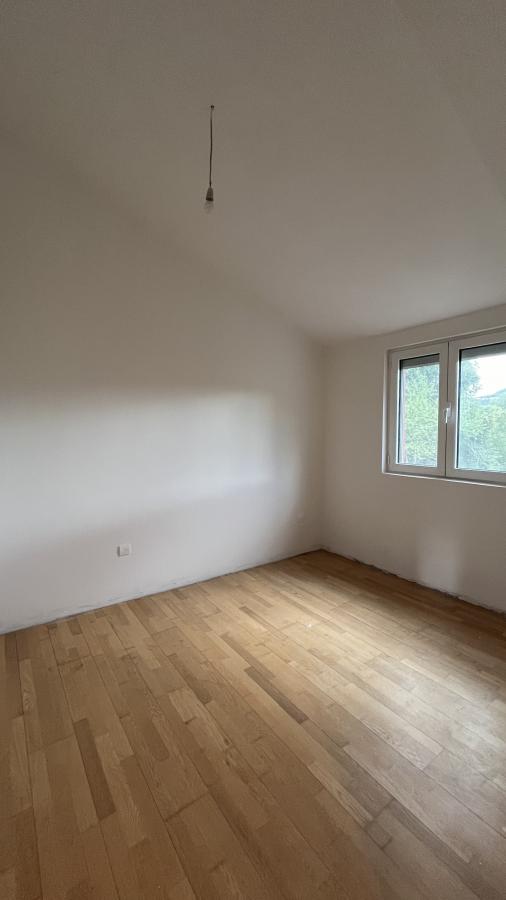New 79 m2 Apartment in Lastva Grbaljska, Top Floor with High Ceilings, Terrace and Parking 3