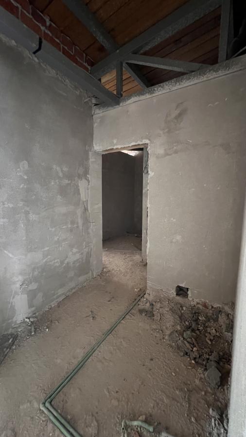 Spacious Top-Floor Apartment – Zabjelo, 2 Bedrooms 7