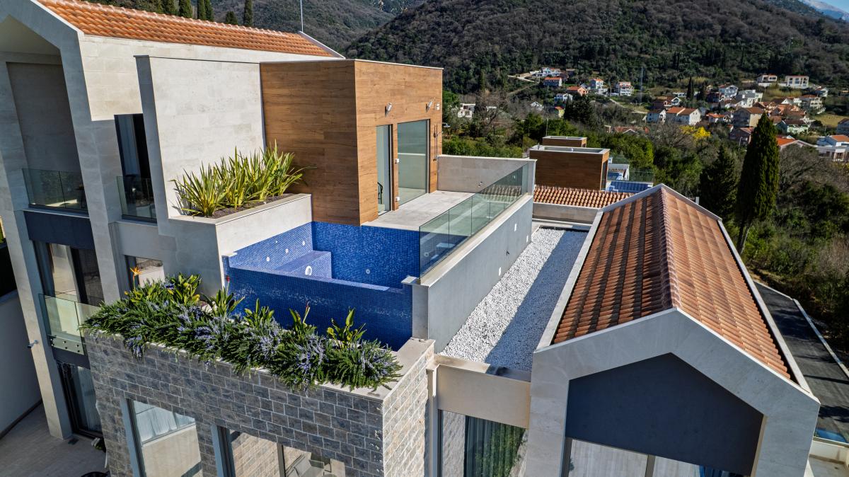 Luxury townhouse 286m2, with sea view, Tivat 24