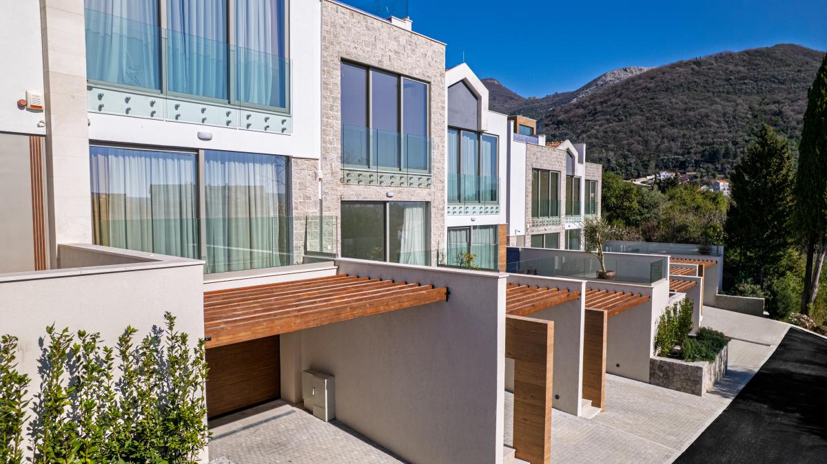 Luxury townhouse 286m2, with sea view, Tivat 29