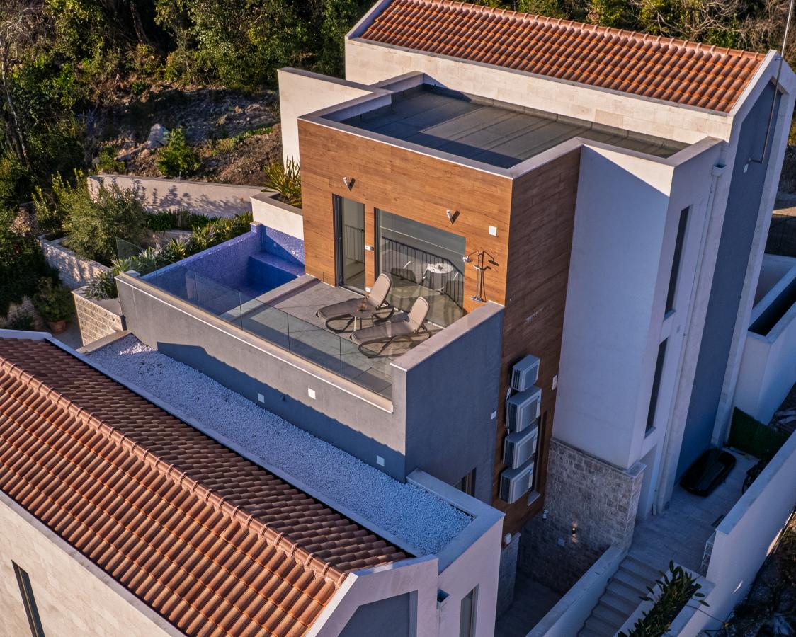 Luxury townhouse 286m2, with sea view, Tivat 35