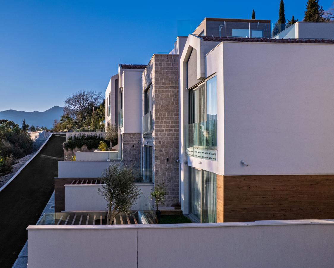 Luxury townhouse 286m2, with sea view, Tivat 39