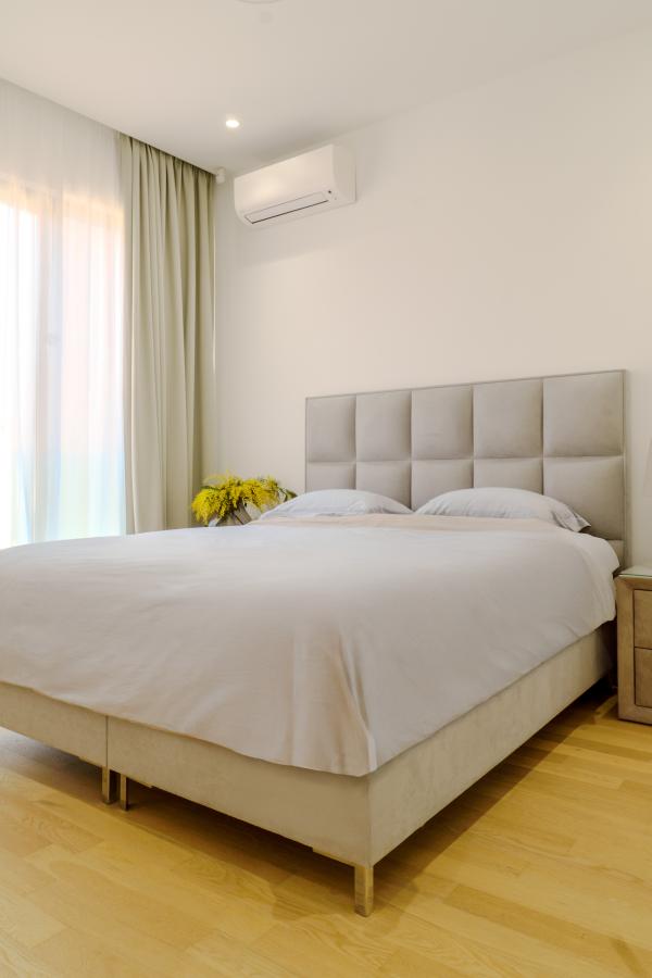 Luxury townhouse 236m2, with sea view, Tivat 21