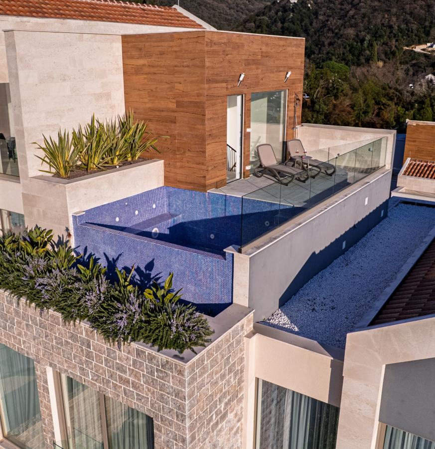 Luxury townhouse 236m2, with sea view, Tivat 30