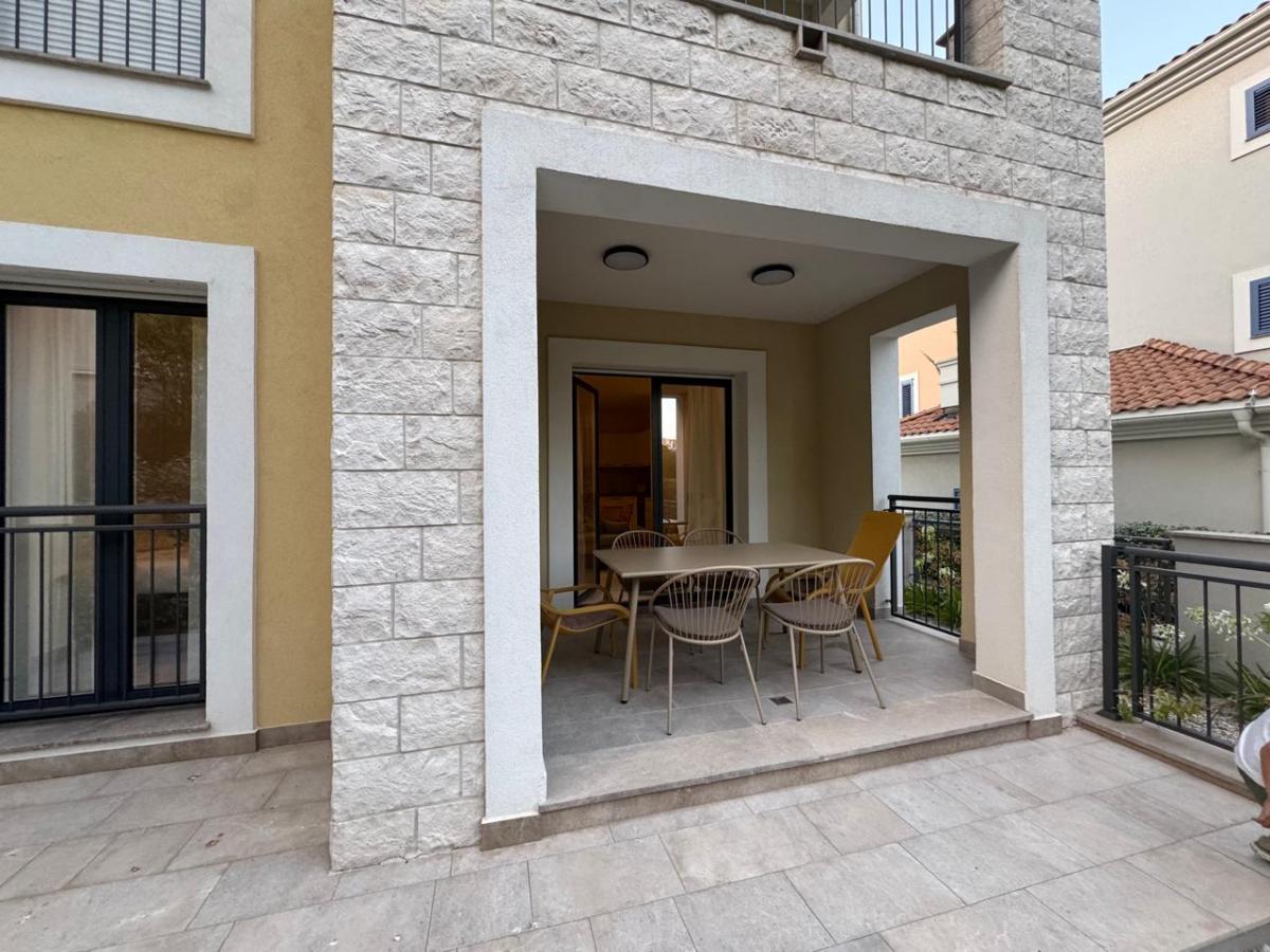 Dvosoban stan u Tivtu, 79m²