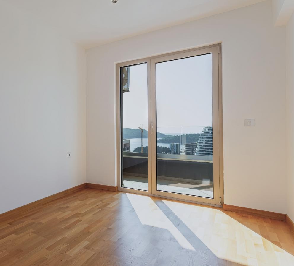 Modern apartments with sea view in a new residential complex in Becici 4