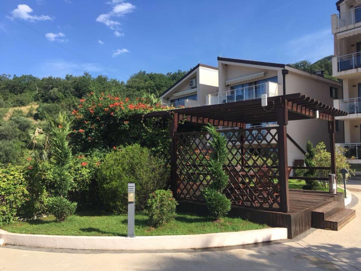 Bright apartment with a large terrace near the beaches of Milocer — Przno, Budva 11