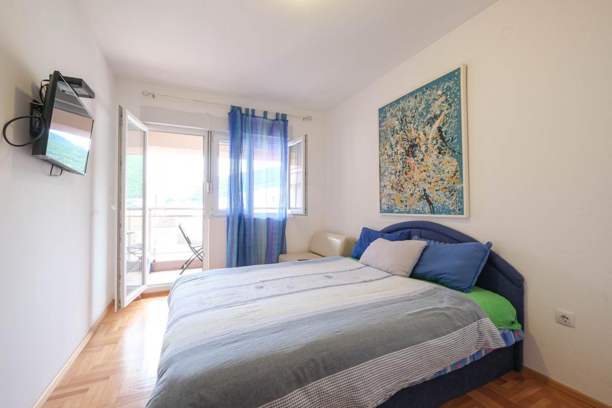 Cozy furnished apartment with mountain view in the center of Budva 13