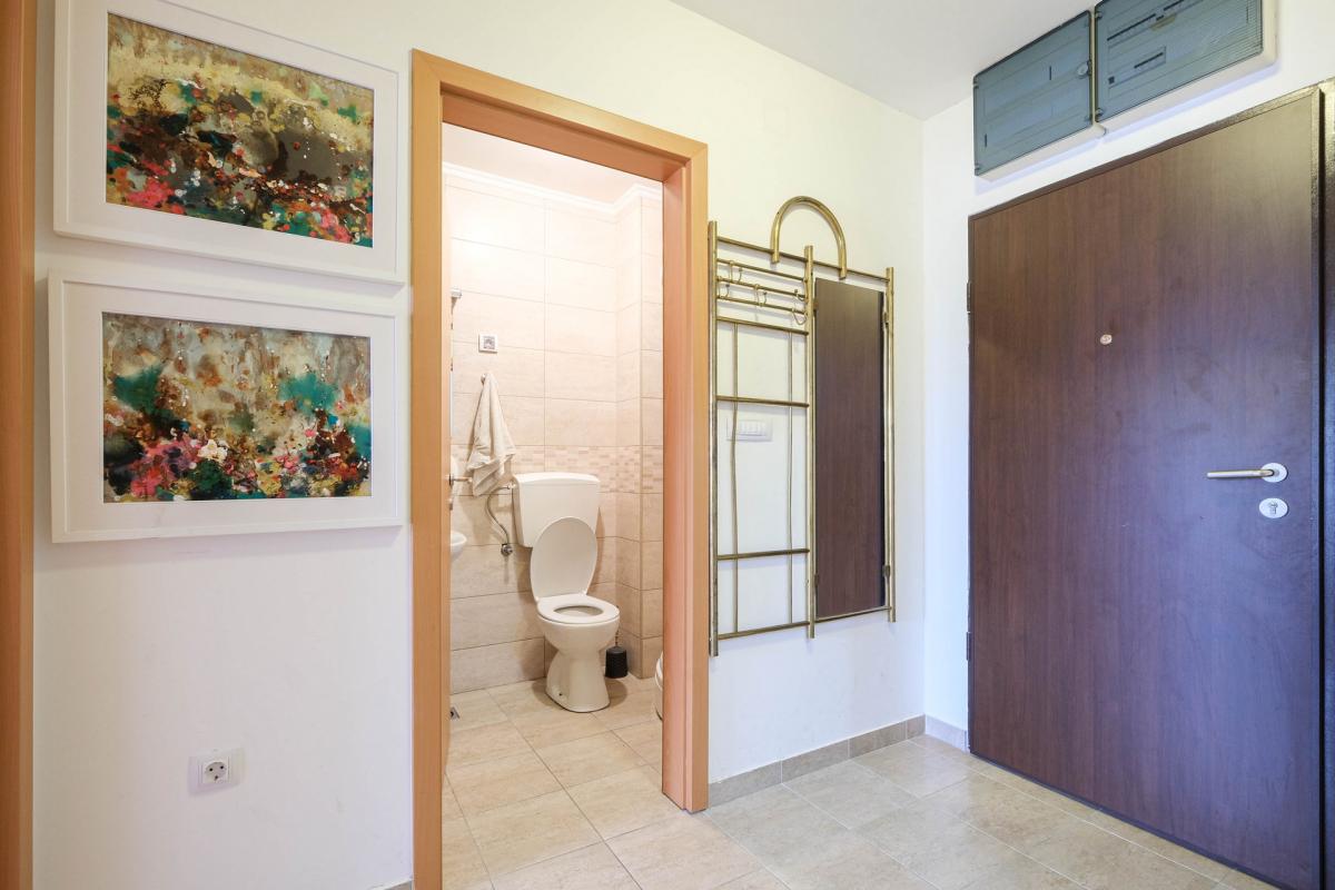 Cozy furnished apartment with mountain view in the center of Budva 24