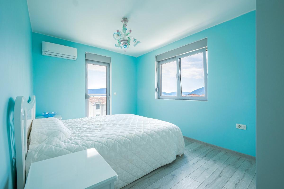 Penthouse with Pool and Sea View 24