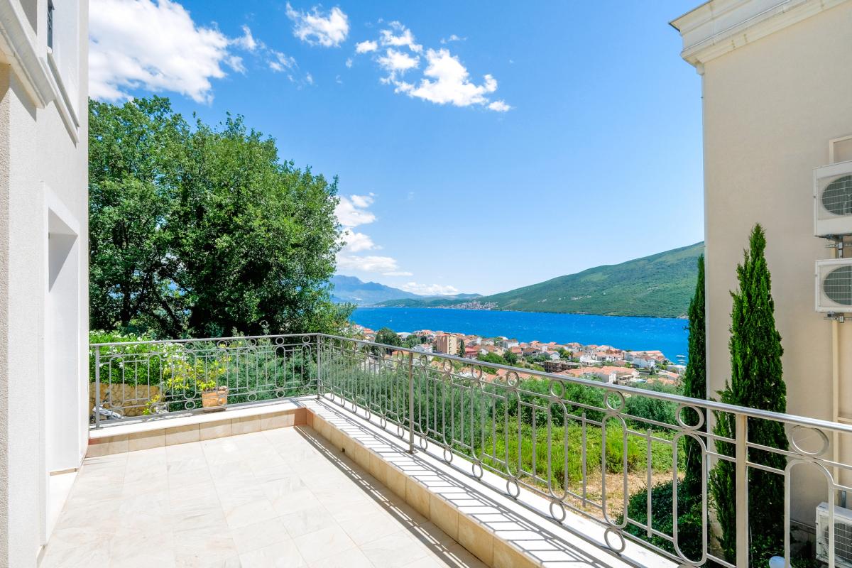 Elegant residence near Porto Novi — 3 bedrooms and premium comfort 58