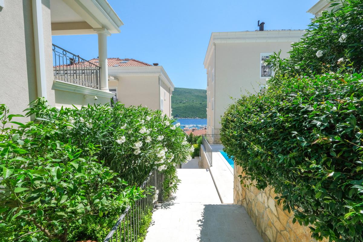 Elegant residence near Porto Novi — 3 bedrooms and premium comfort 71