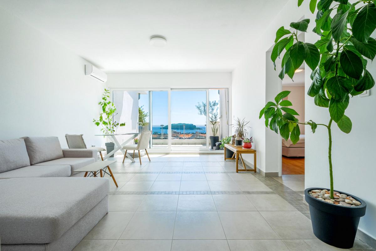 Bright apartment with panoramic view of Budva — 65 m2 comfort and space 2