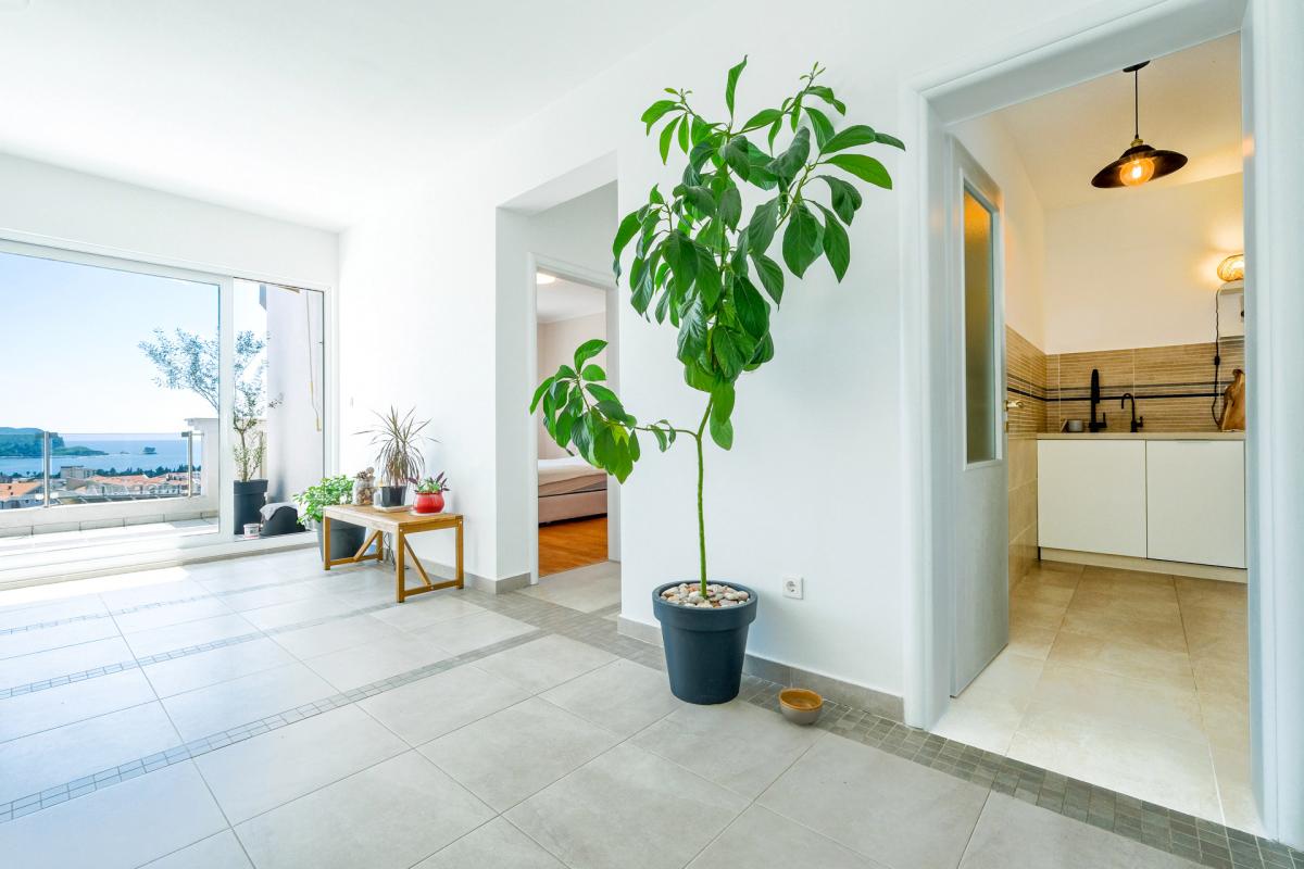 Bright apartment with panoramic view of Budva — 65 m2 comfort and space 3