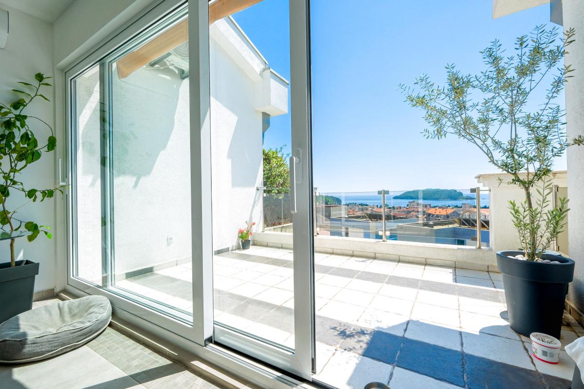 Bright apartment with panoramic view of Budva — 65 m2 comfort and space 23