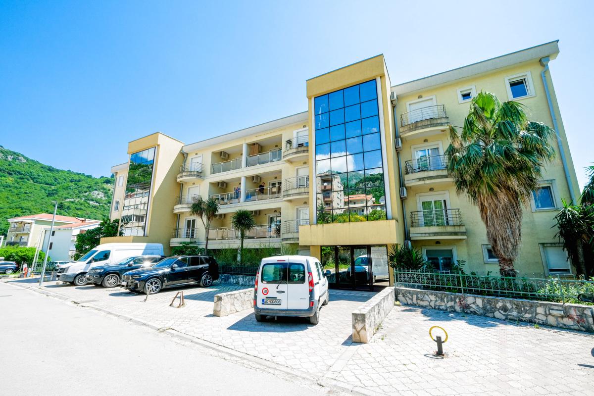 Bright apartment with panoramic view of Budva — 65 m2 comfort and space 28
