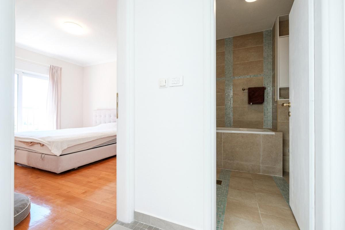 Bright apartment with panoramic view of Budva — 65 m2 comfort and space 5