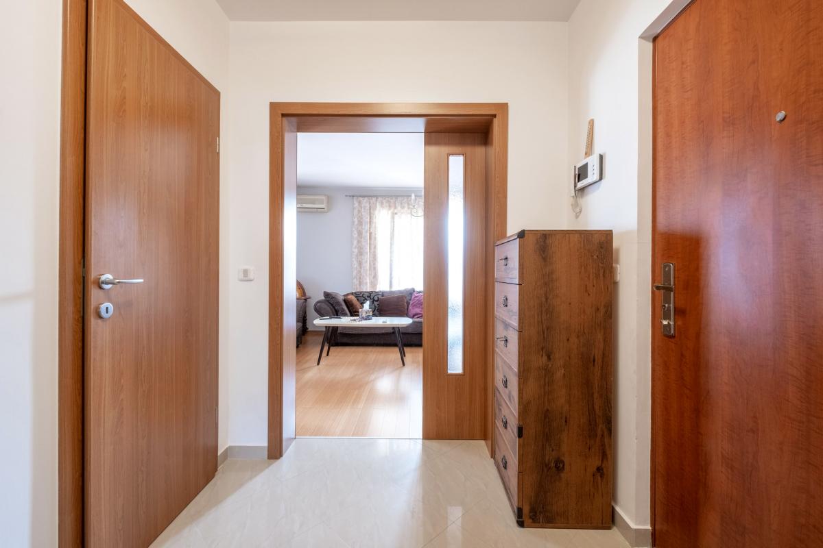 Comfortable 2 bedroom apartment with sea view in Lazi area, Budva 17