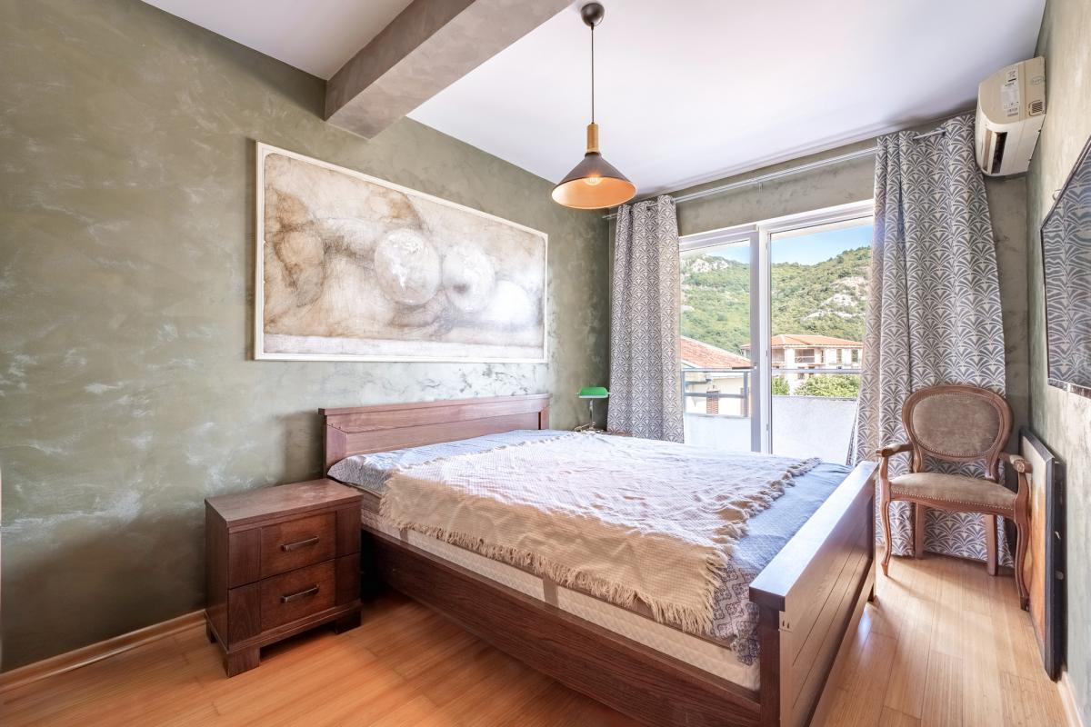 Comfortable 2 bedroom apartment with sea view in Lazi area, Budva 4