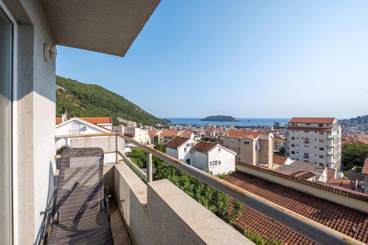 Comfortable 2 bedroom apartment with sea view in Lazi area, Budva 35