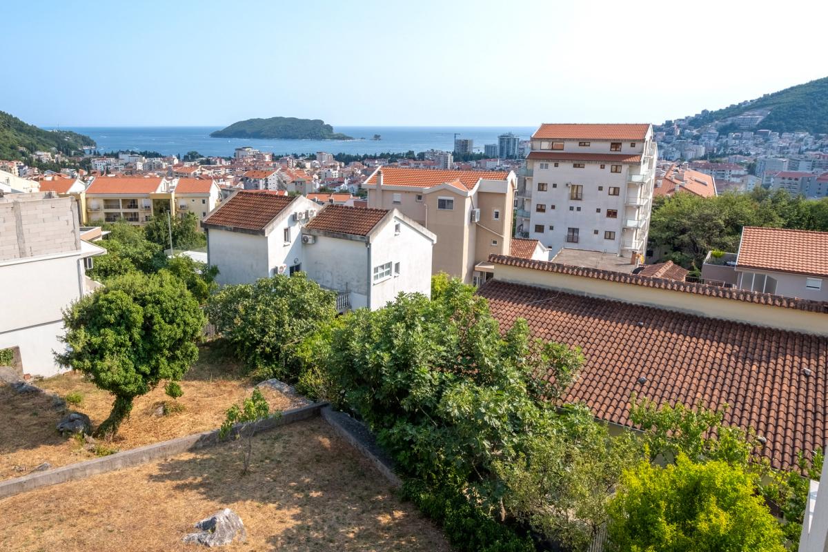 Comfortable 2 bedroom apartment with sea view in Lazi area, Budva 5