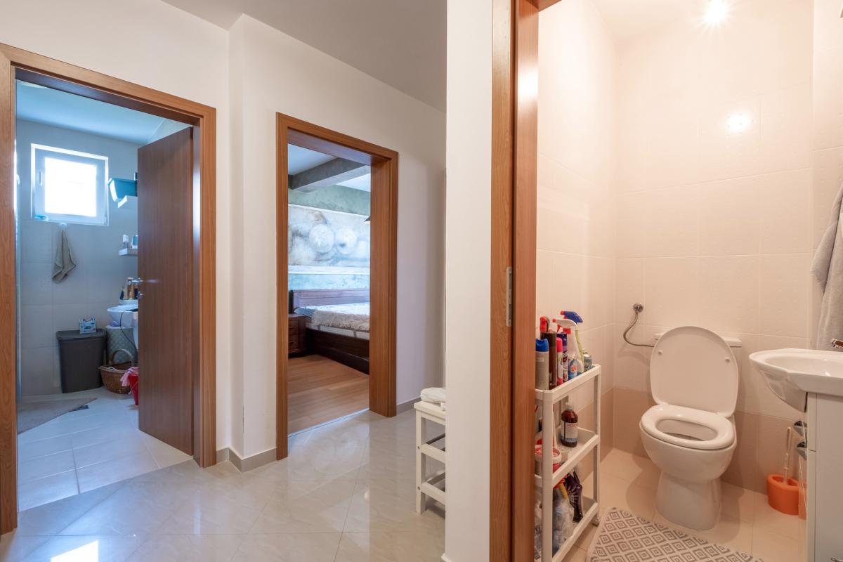 Comfortable 2 bedroom apartment with sea view in Lazi area, Budva 8